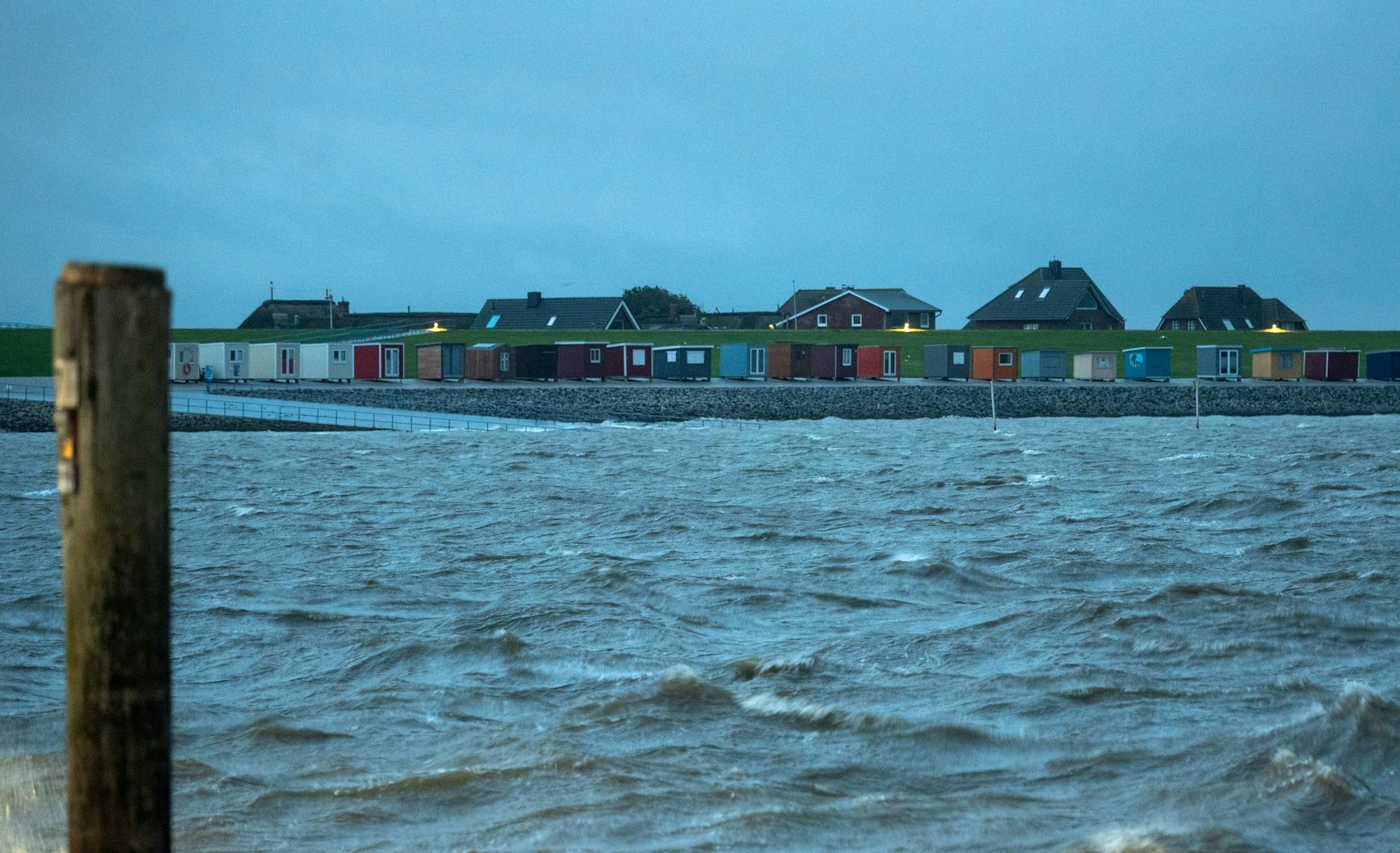 Eine Sturmflut wird an der deutschen Nordseeküste am Montag nicht erwartet.