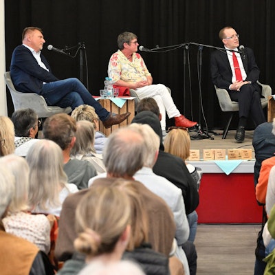 Podiumsdiskussion mit den Bürgermeisterkandidaten. v.l. Michael Eyer, Dagmar Keller-Bartel, Hans Schlömer, Guido Wagner