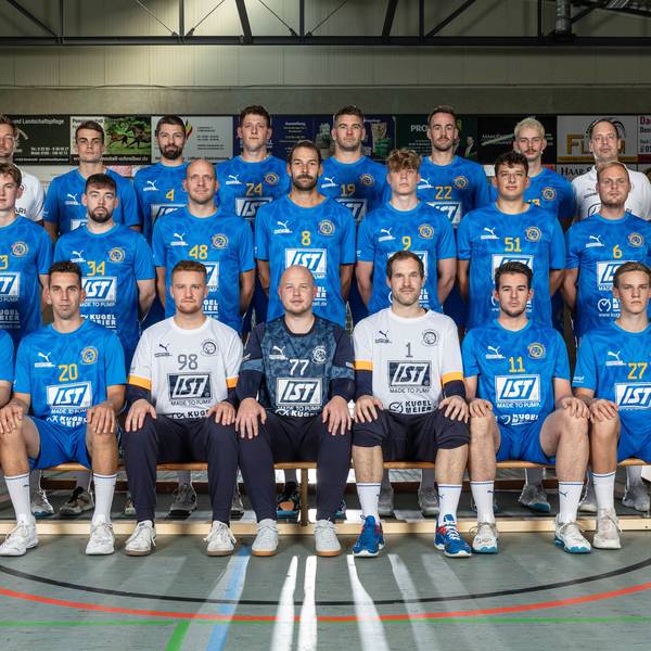 Mannschaftsfoto der Handballer des SSV Nümbrecht.