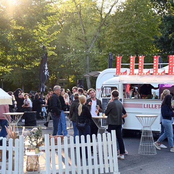 Der Apéro Markt auf der Vogelsanger Straße im September 2025