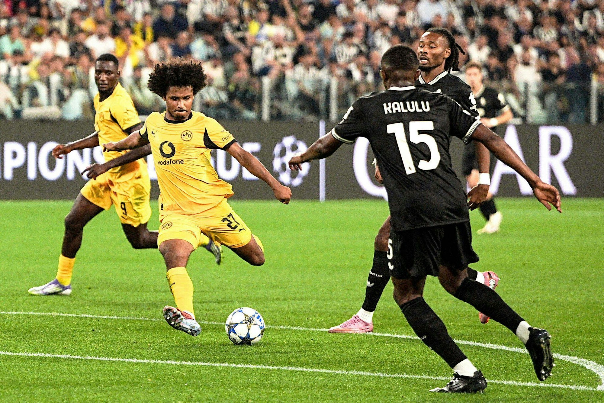 Adeyemi traf mit einem feinen Schuss zur Führung für den BVB.