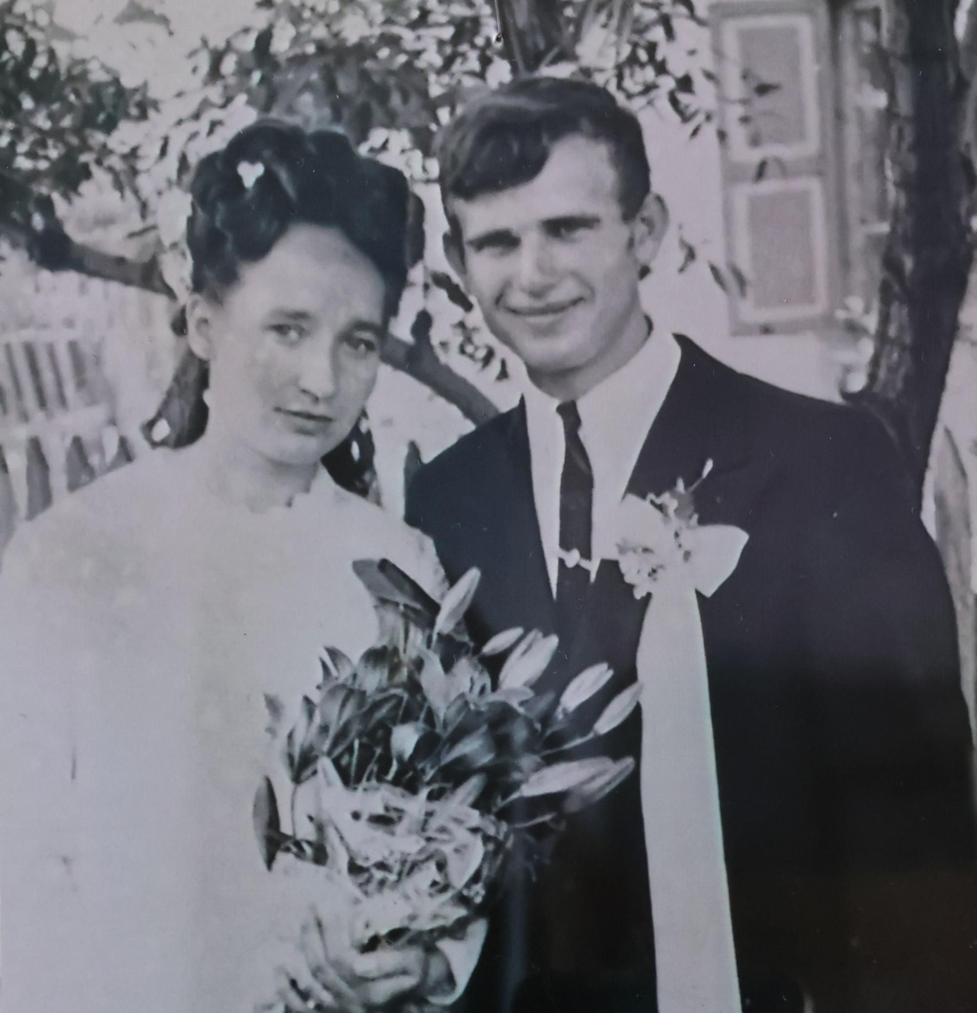 Die Hochzeit von Josefina und Waldemar Merz in Kasachstan war 1975 ein großes Fest mit 100 Gästen.