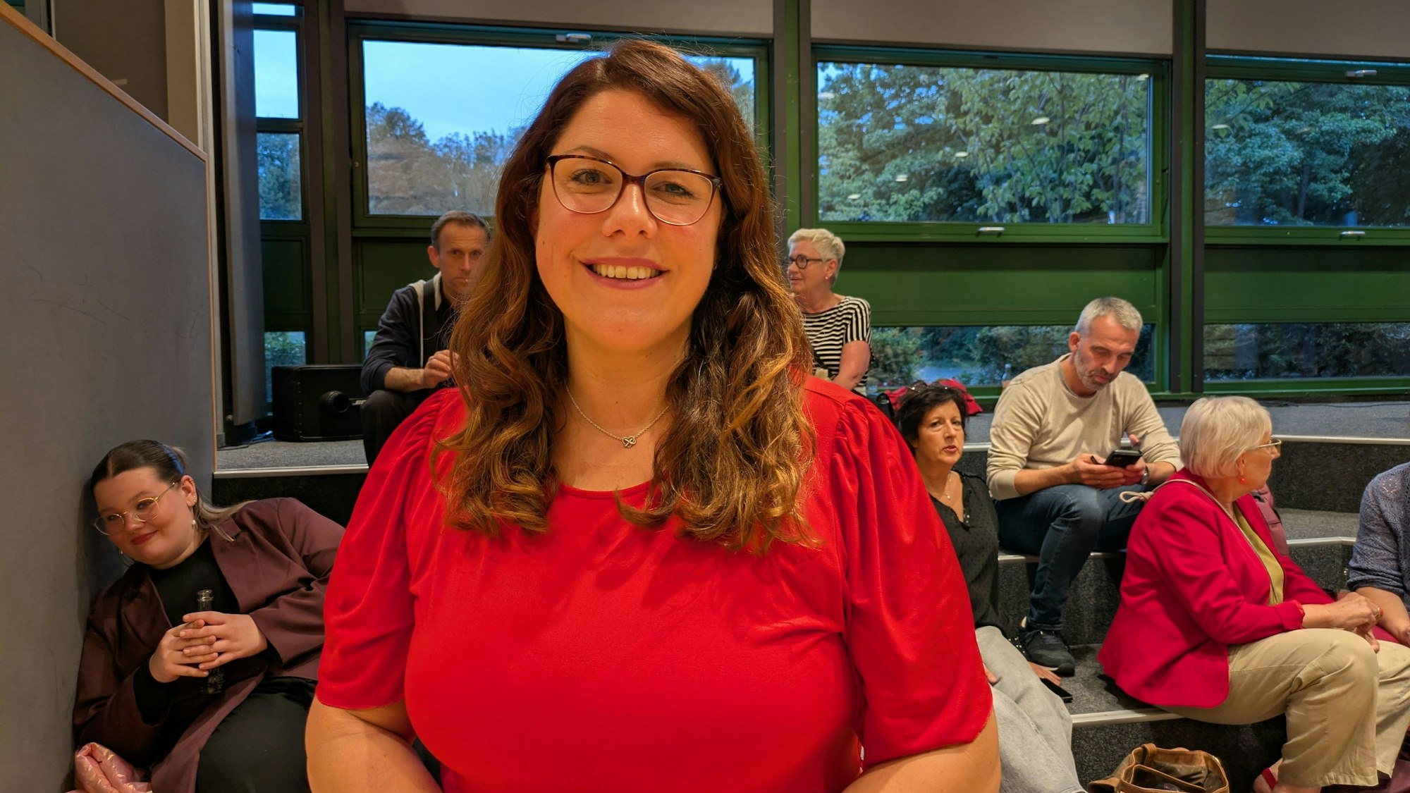 Die SPD-Bürgermeisterkandidatin Anna Peters erreichte 21,5 Prozent. Für sie geht es in die Stichwahl.