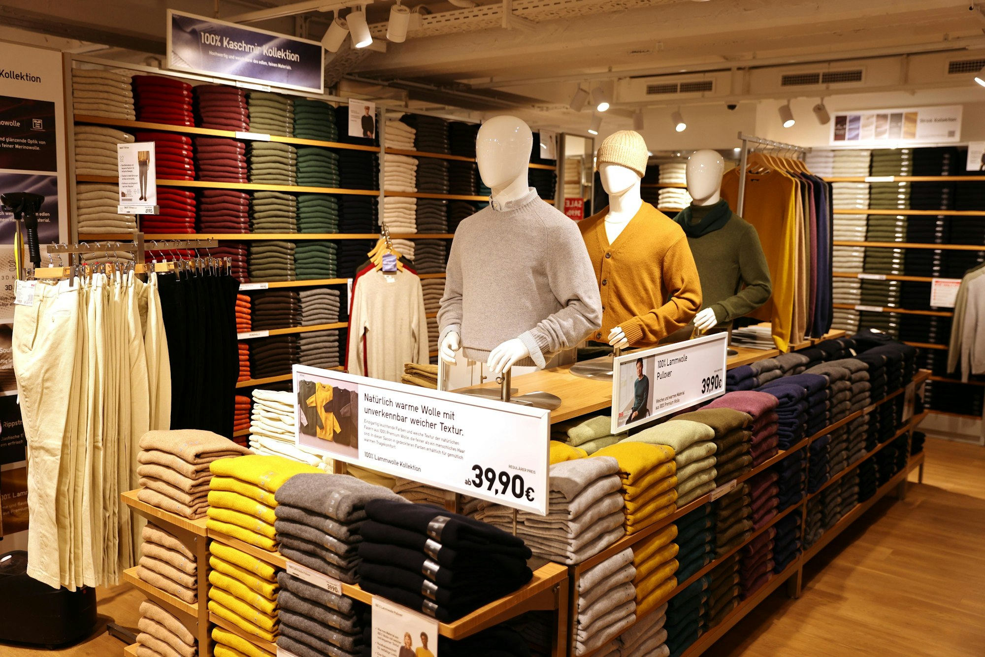 Auf weniger Etagen verteilt sich die Ware des japanischen Unternehmens im neuen Store.