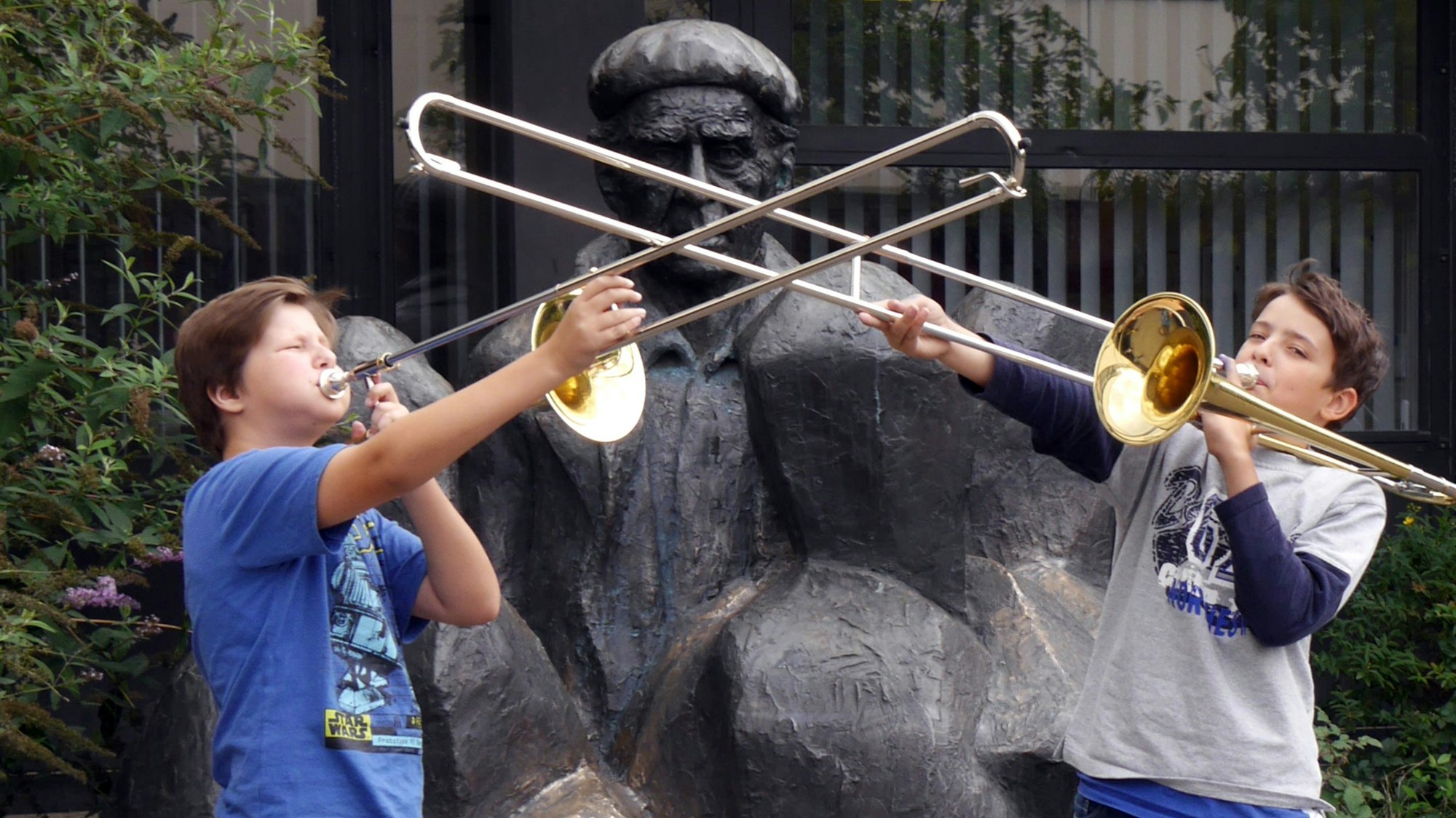 Der Festakt am Freitag und das Fest am Samstag werden zu einem großen Teil von den Schülern selbst gestaltet werden.