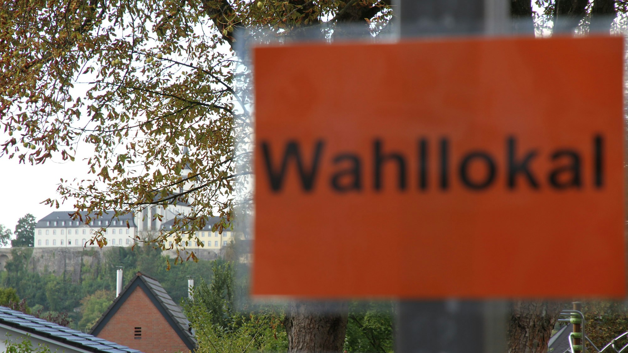 Alle Wahllokale im Rhein-Sieg-Kreis, wie hier in Siegburg, haben für die Stichwahl beziehungsweise die Stichwahlen geöffnet.