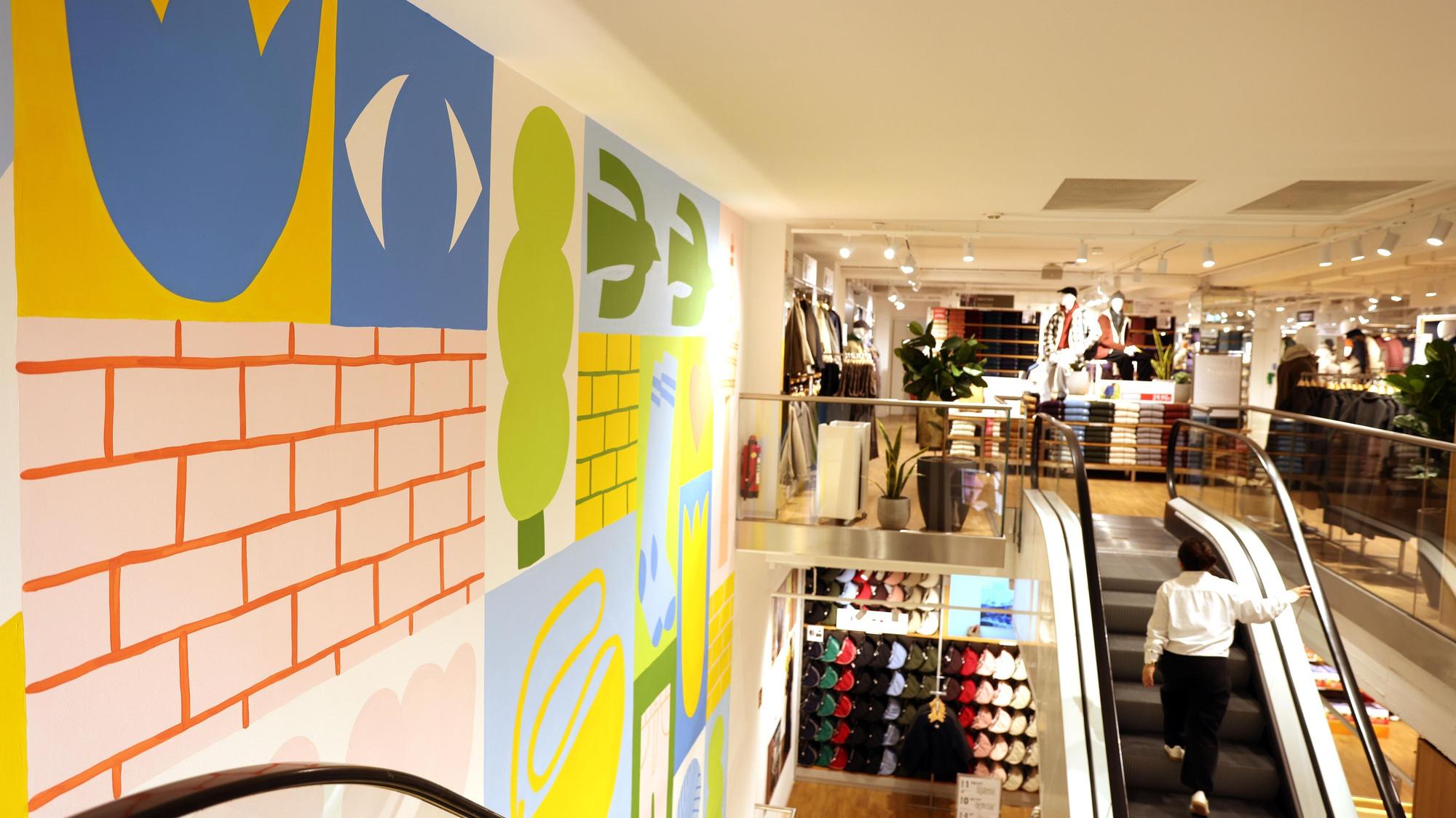 Nur noch drei Etagen statt fünf, dafür an prominenterem Standort: Der neue Uniqlo-Store an der Schildergasse.