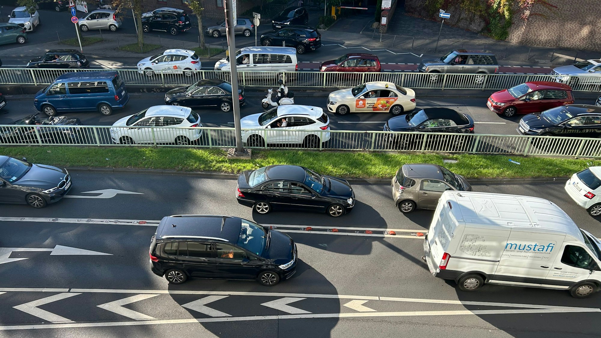 Stau auf der Nord-Süd-Fahrt am Donnerstagnachmittag.