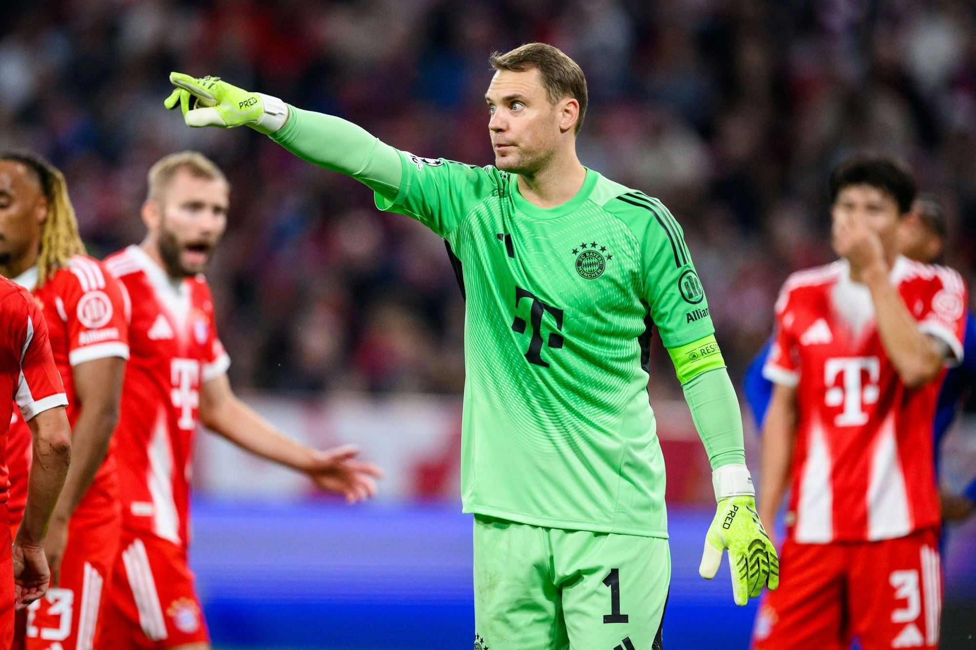 Manuel Neuer bei seinem 100. Champions-League-Sieg.