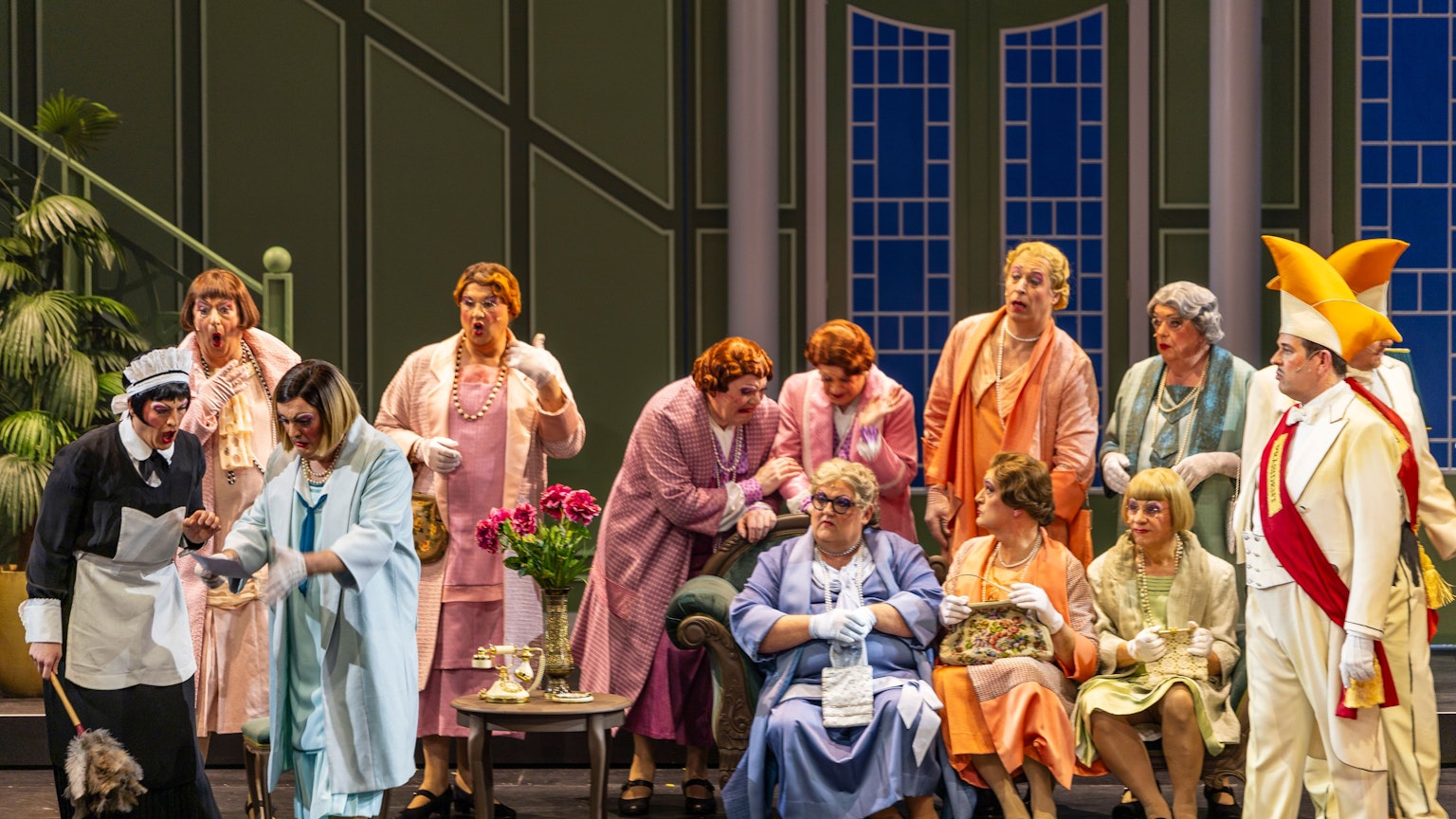 Der Kölner Männer-Gesang-Verein auf der Bühne.