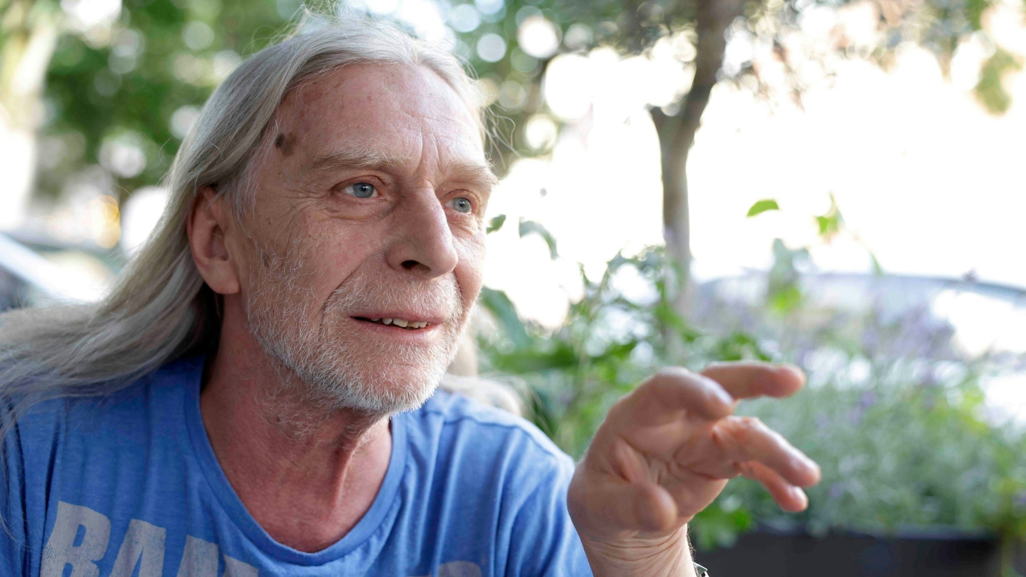 Mit Ramones-T-Shirt beim Interview: Uwe Schmieder.