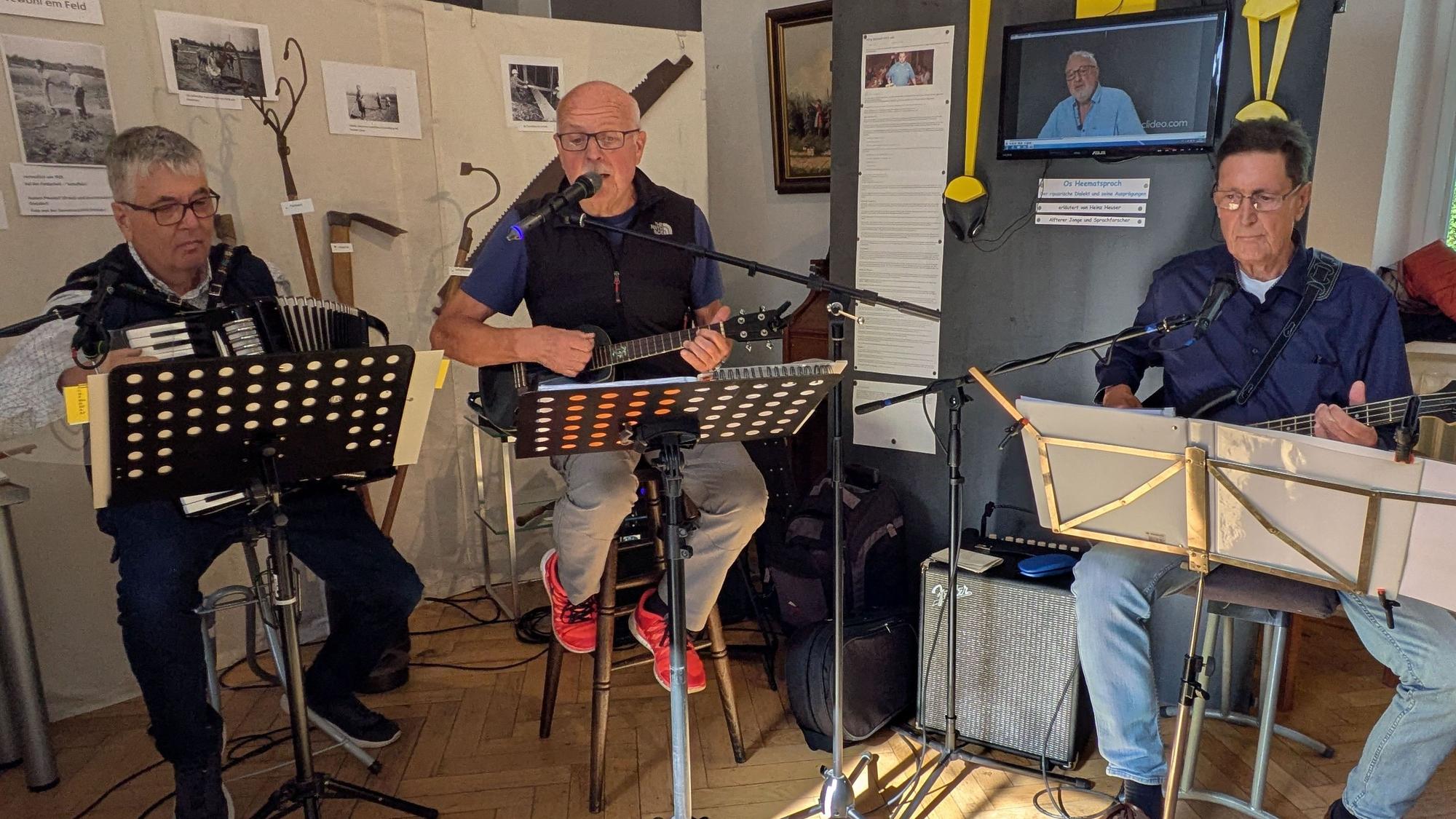 Lebendige Mundart gab es von den Alfterer Jonge zu hören: Albert Parkitny (v.l.), Kurt Mager und Heinrich Kreutzberg.