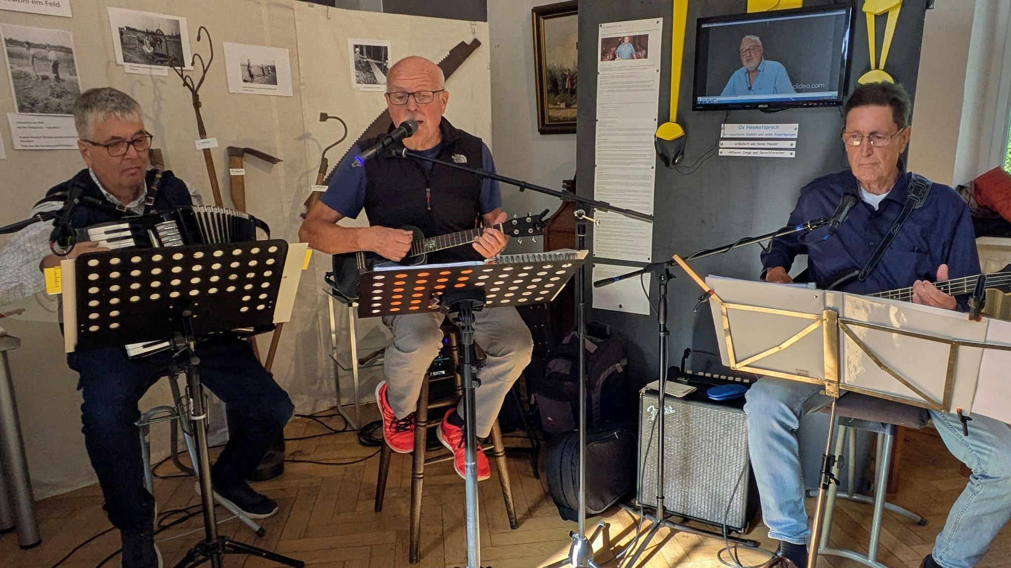 Lebendige Mundart gab es von den Alfterer Jonge zu hören: Albert Parkitny (v.l.), Kurt Mager und Heinrich Kreutzberg.