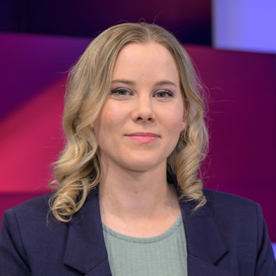 Das Bild zeigt NDR-Moderatorin Julia Ruhs. Foto: HMBxMedia/UwexKoch