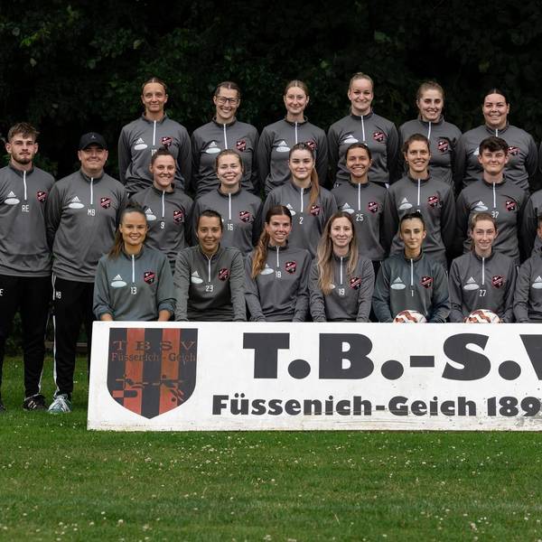 Mannschaftsfoto der Frauen der TB-SV Füssenich-Geich.