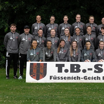 Mannschaftsfoto der Frauen der TB-SV Füssenich-Geich.