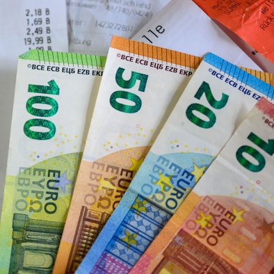 Die Angst vor steigenden Lebenskosten belegt schon zum 15. Mal Platz 1 der Rangliste (Symbolbild).