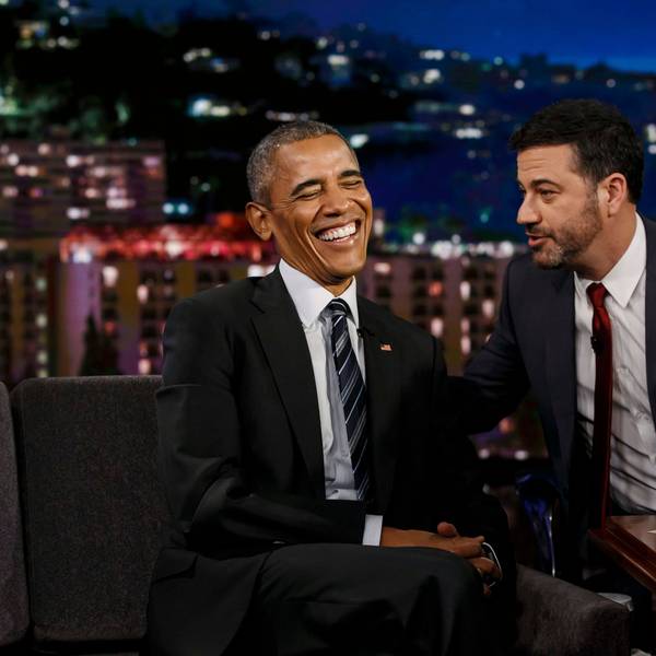 Der frühere US-Präsident Barack Obama (li) und der Fernsehmoderator Jimmy KImmel (r).