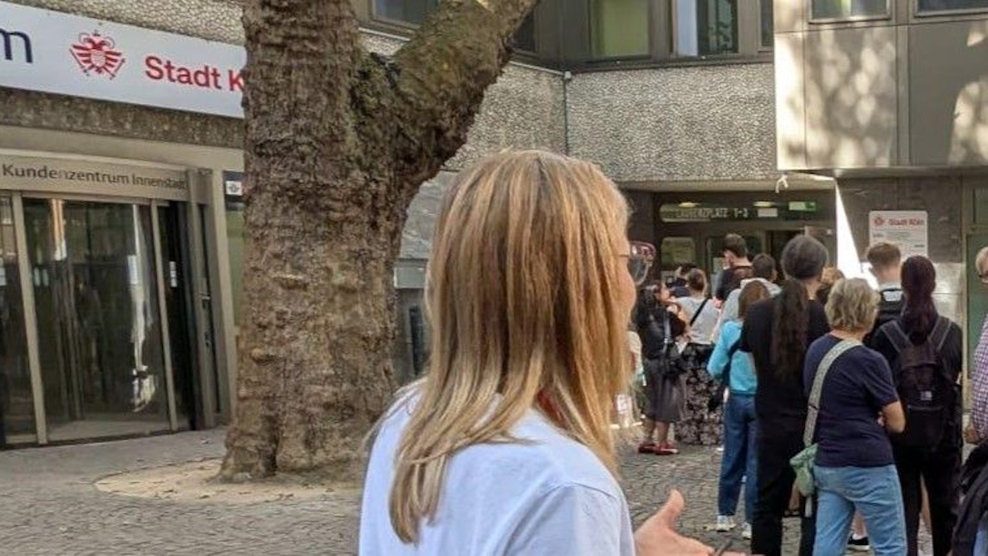 Vor dem Kundenzentrum am Laurenzplatz wartete man etwa zwei Stunden.