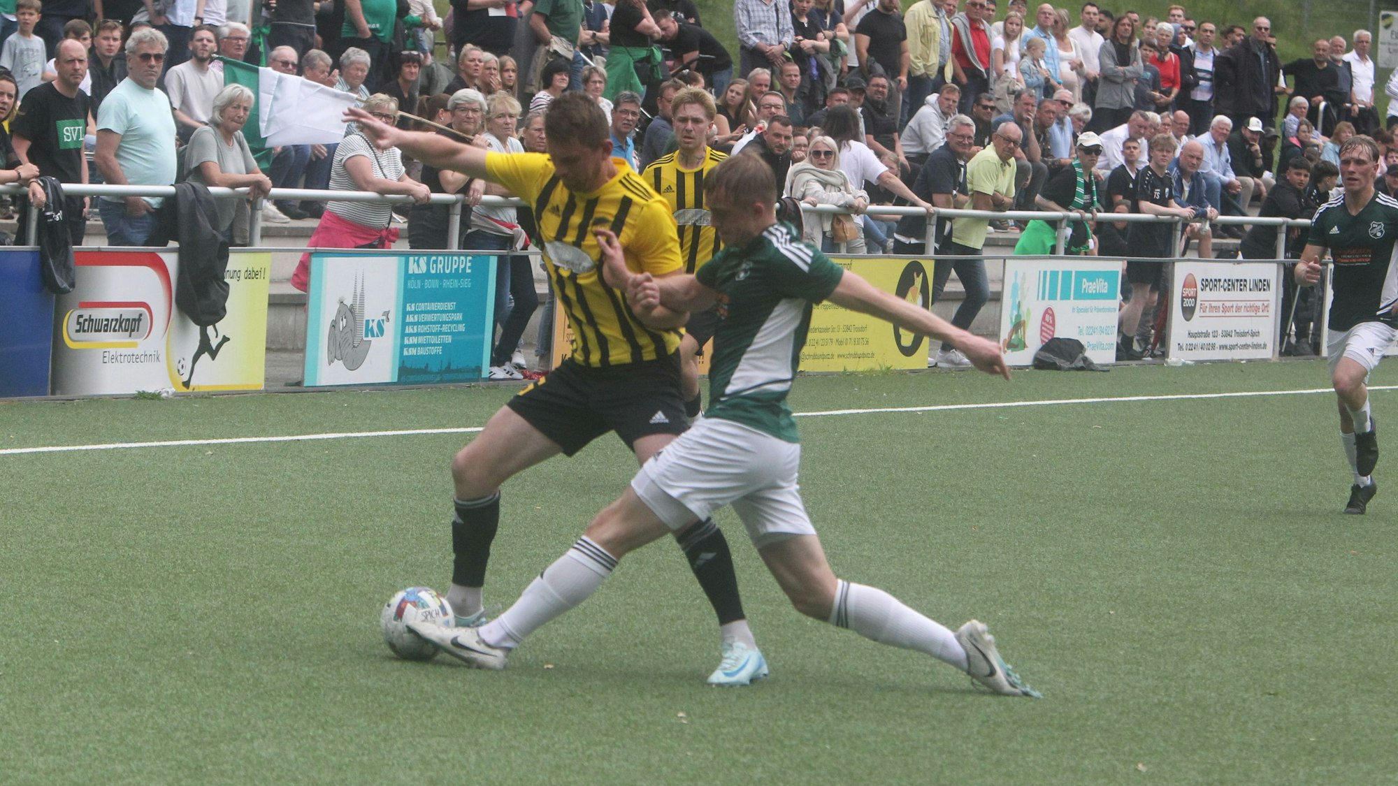 Große Kulisse wird zum Spitzenspiel erwartet. Spichs Manuel Jäger (links) erwartet mit seinem Team die SF Troisdorf 05.