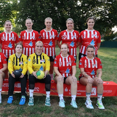 Die HSG Euskirchen Frauen auf ihrem Mannschaftsfoto.