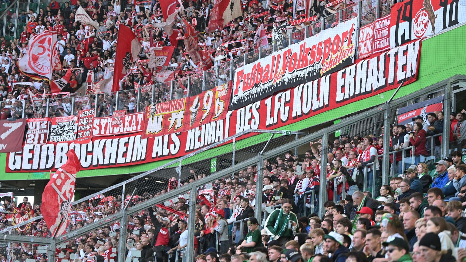 Stimmgewaltig: Der Kölner Fanblock beim jüngsten Auswärtsspiel in Wolfsburg.