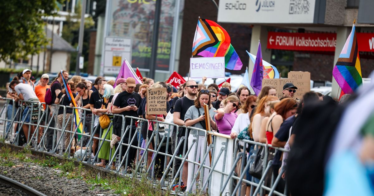Polizei im Großeinsatz: „Marsch für das Leben“ und Gegenprotest in Kölner ...