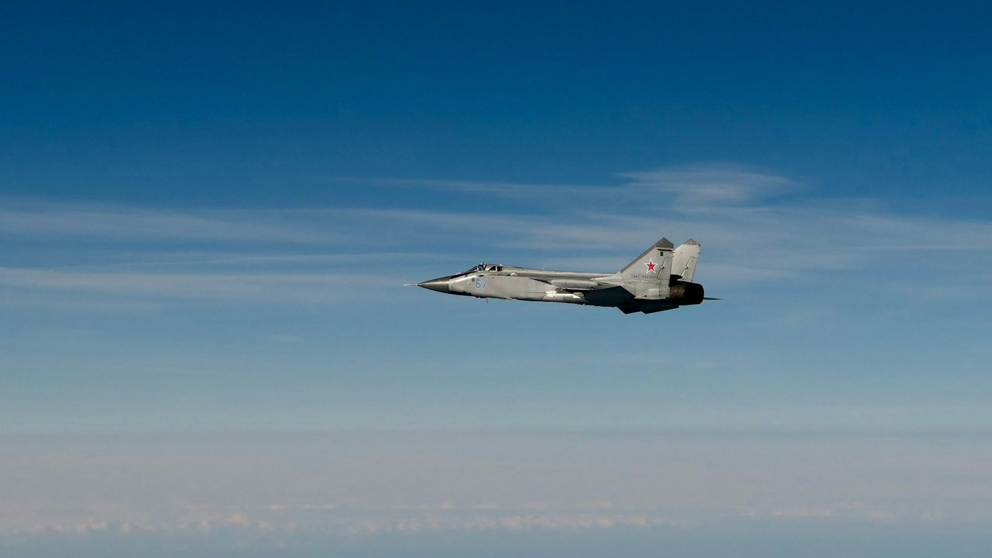 Ein Foto der schwedischen Luftwaffe zeigt eines der russischen Flugzeuge am 19. September in Estlands Luftraum.