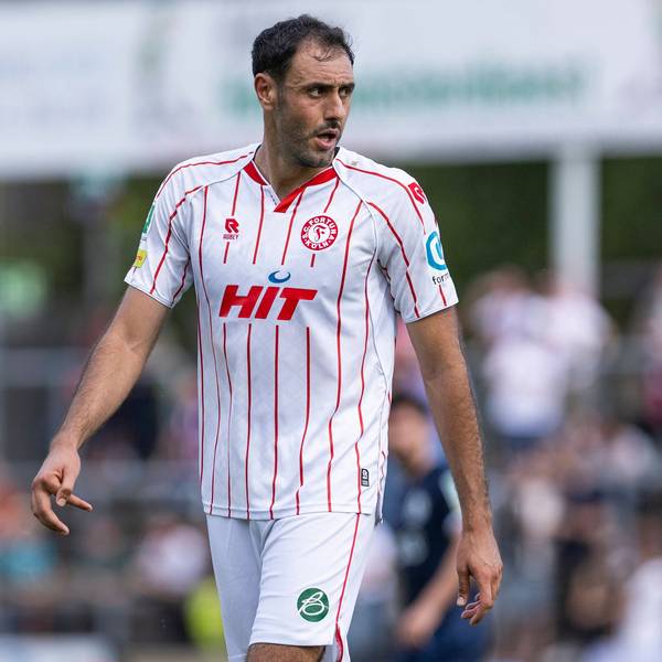 Hamadi Al Ghaddioui im Spiel gegen Velbert, wo der Stürmer einen Dreierpack erzielte.