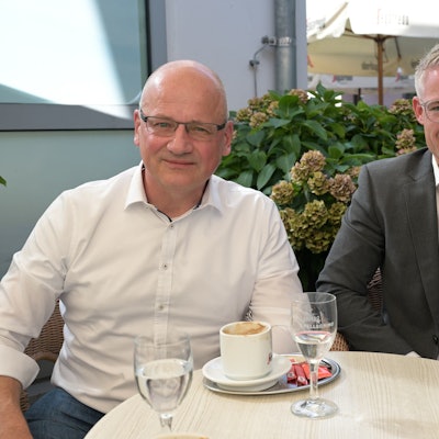 Im Endspurt im Bürgermeisterrennen in Rösrath: Giselher Dick (links), Yannick Steinbach.