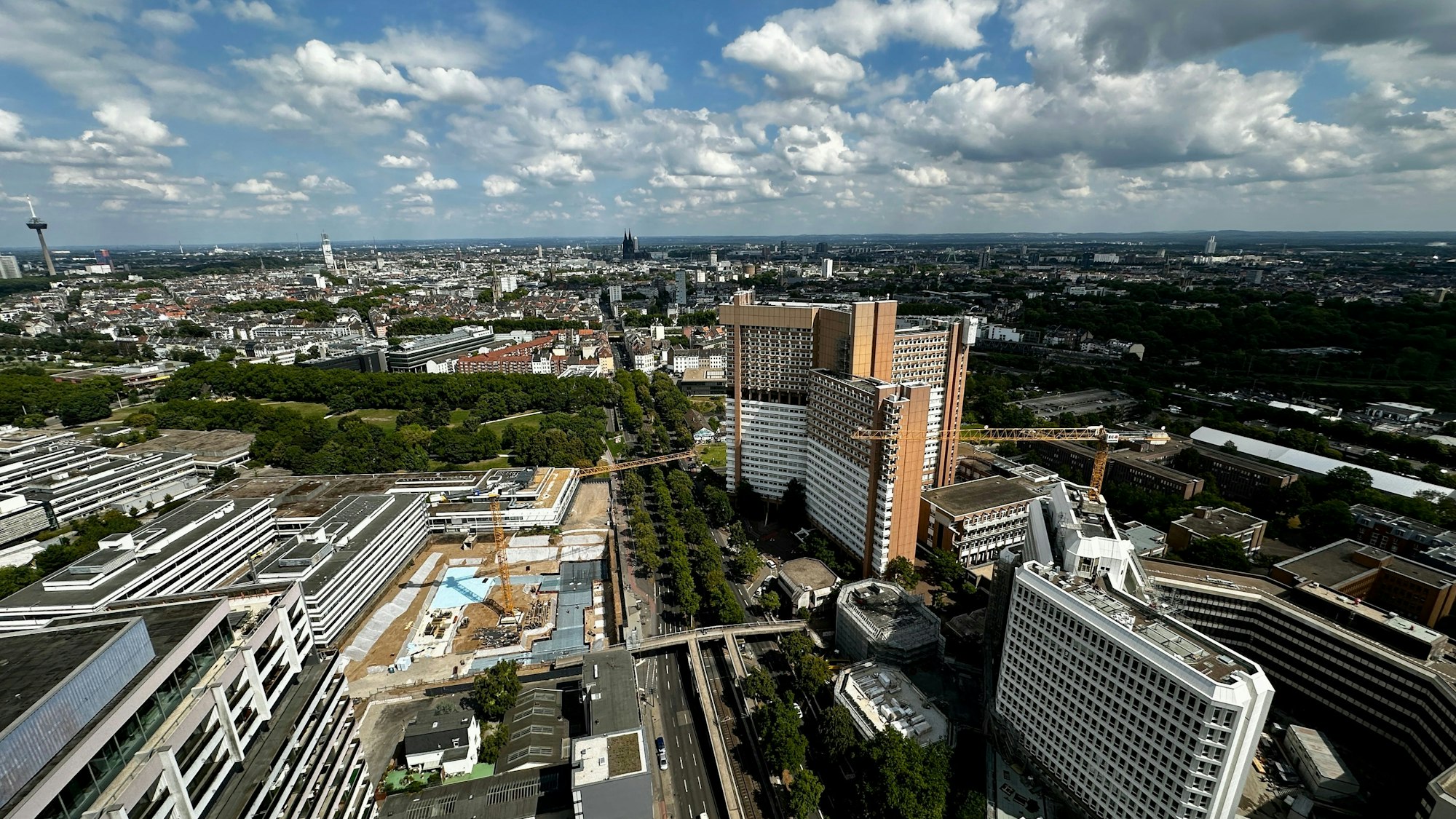 Der Blick ist in alle Richtungen gigantisch.