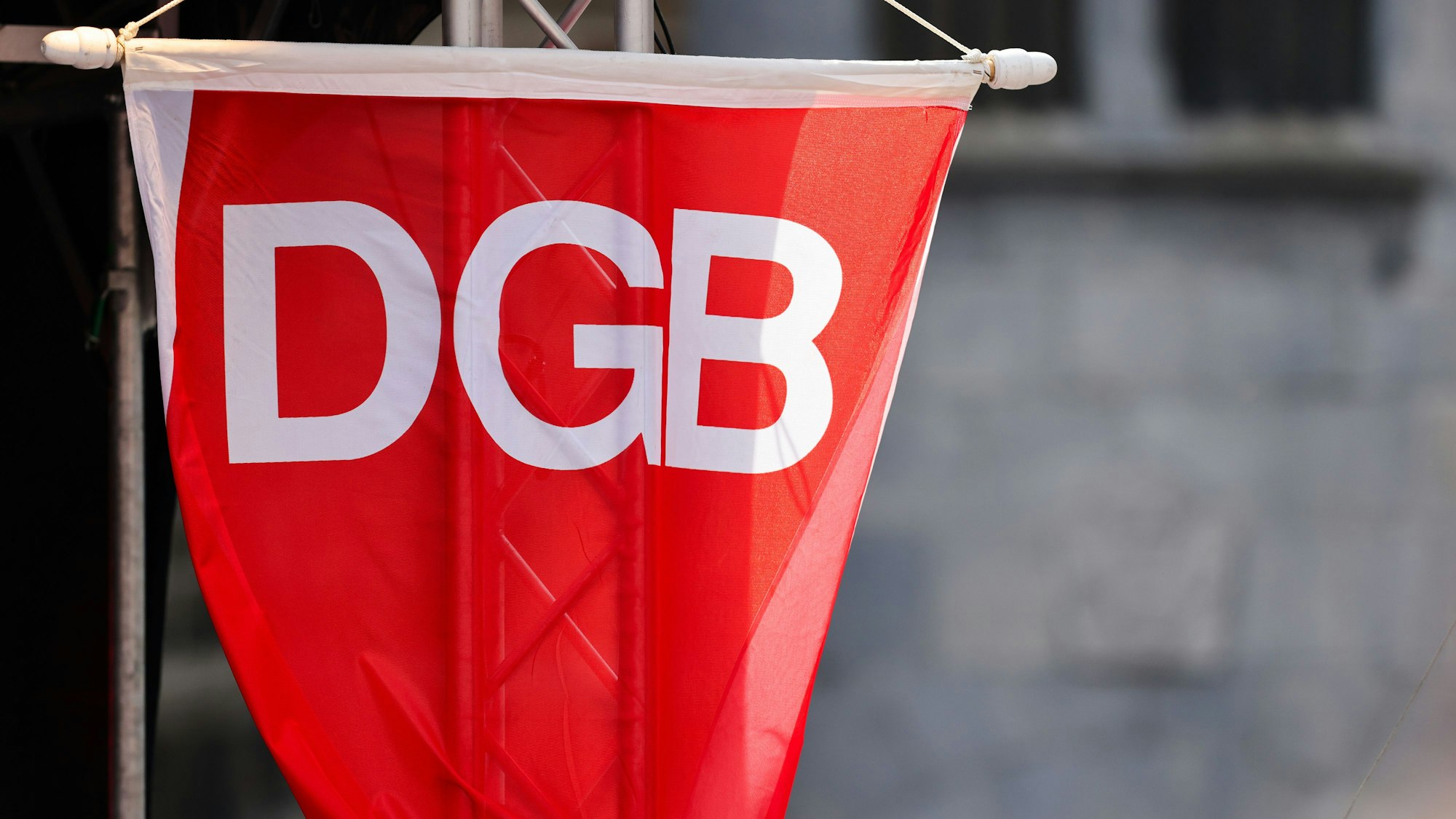 Eine Fahne des Deutschen Gewerkschaftsbundes (DGB)