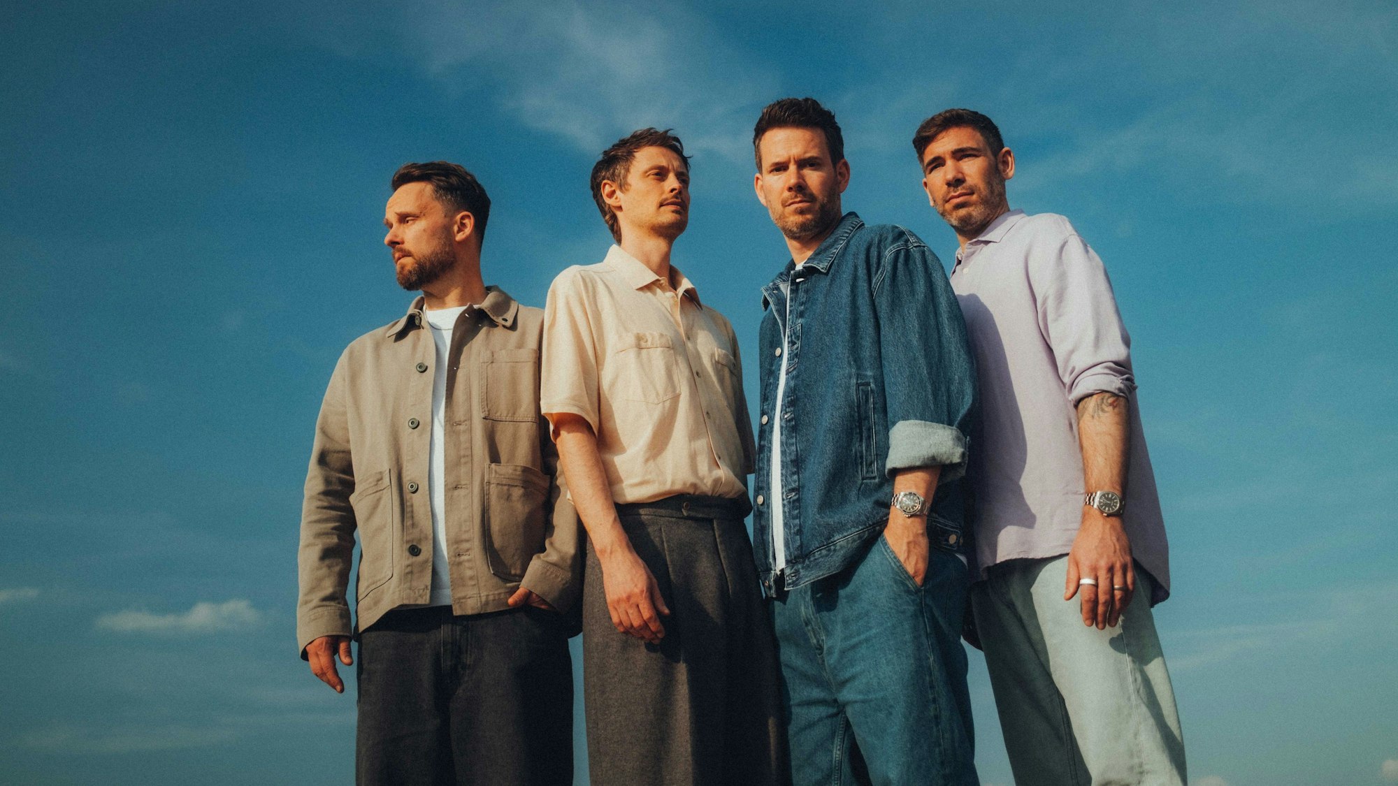 Revolverheld spielen im Dezember 2025 in Köln.