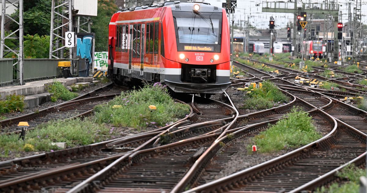 Große Bahnstörung: Wichtige Zugstrecke in Köln beeinträchtigt – viele ...