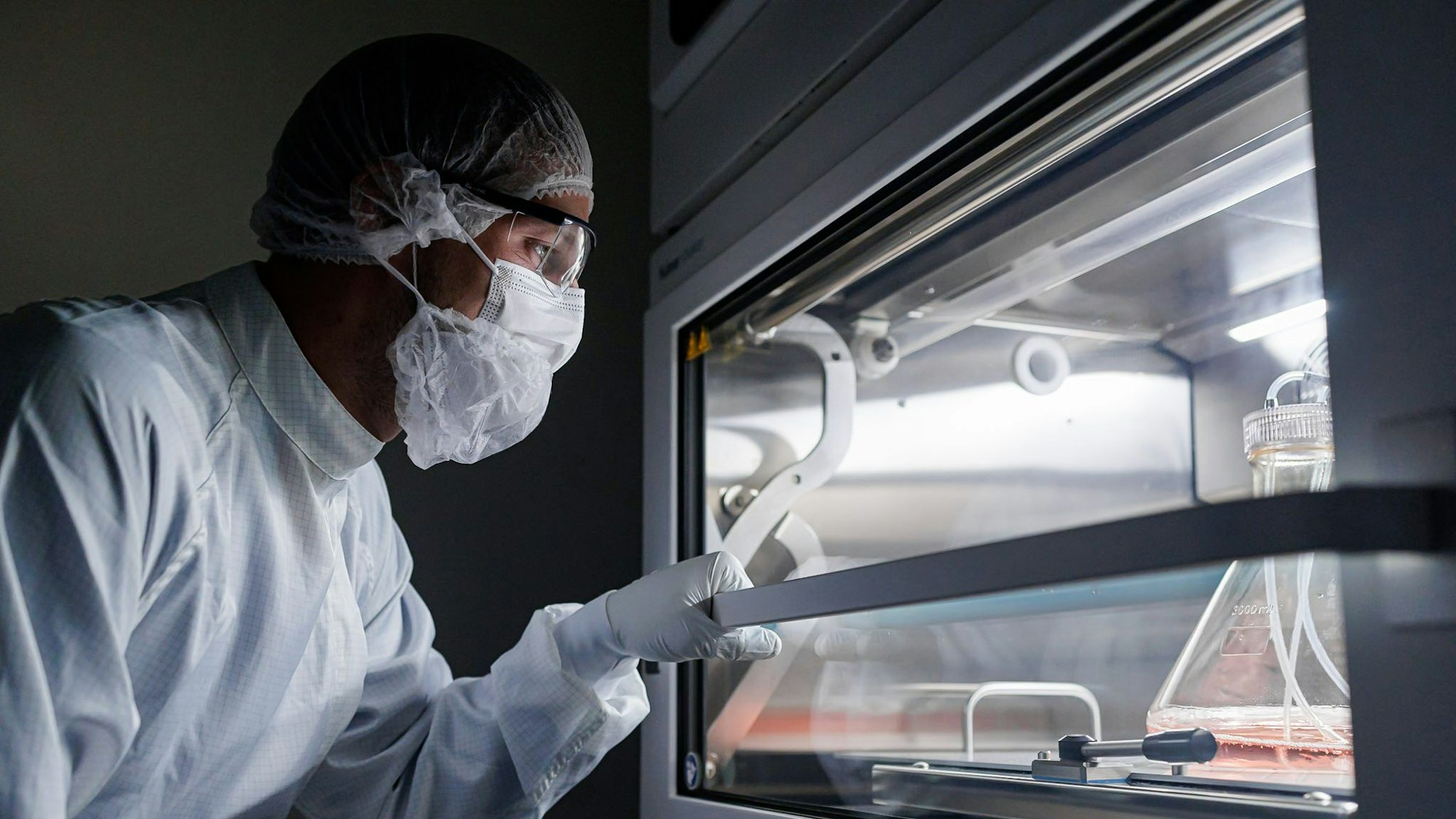 In hochreinen Laboren arbeitet Viralgen in San Sebastian an Gentherapien.