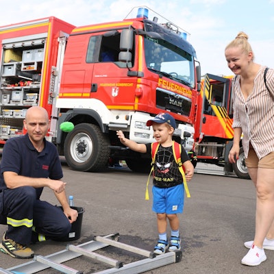 Die Feuerwehr begrüßte viele große und kleine Gäste bei ihrer Jubiläumsfeier in Nümbrecht.