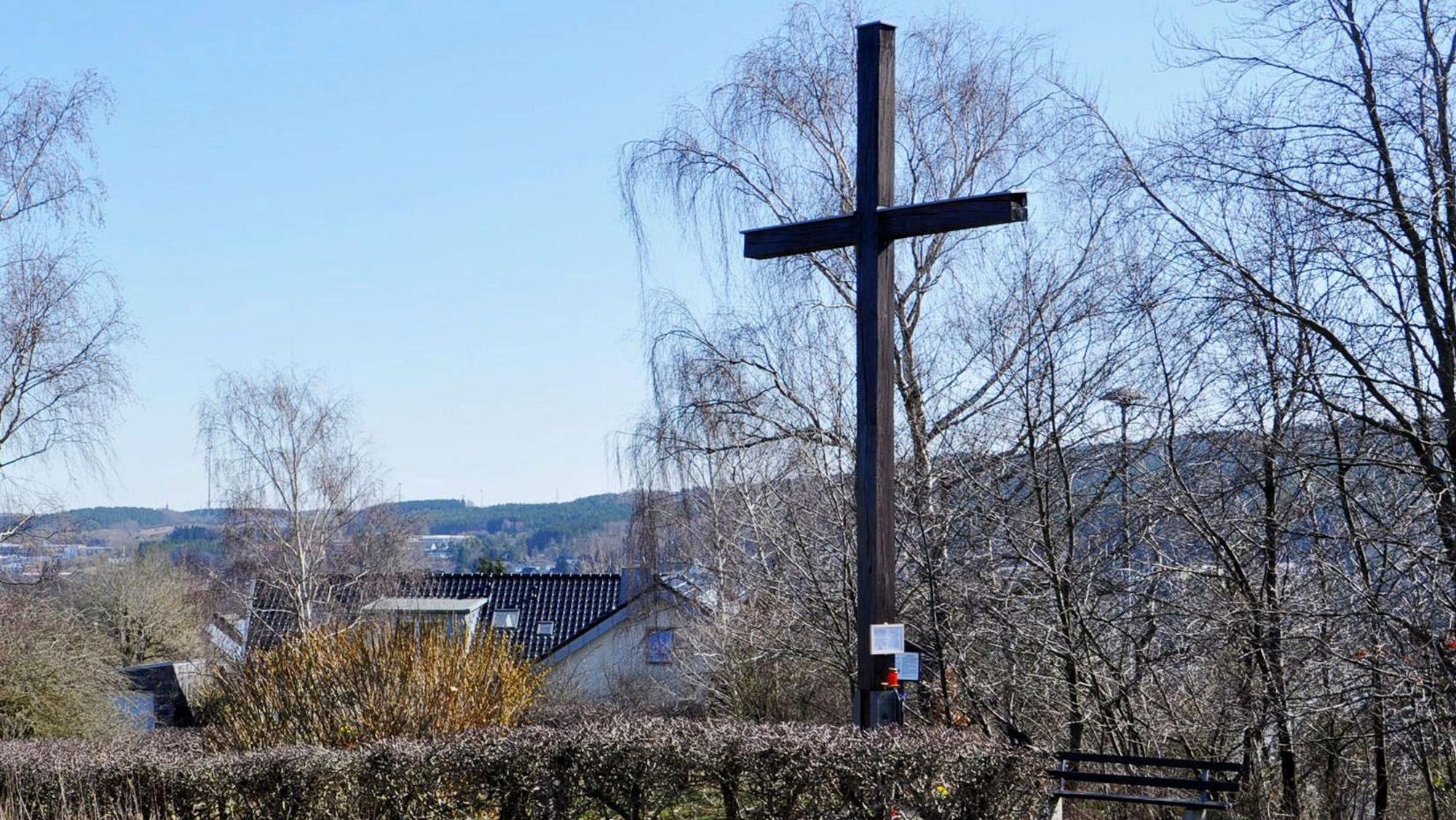 Das Archivbild zeigt das Ostlandkreuz bei winterlichem Wetter.