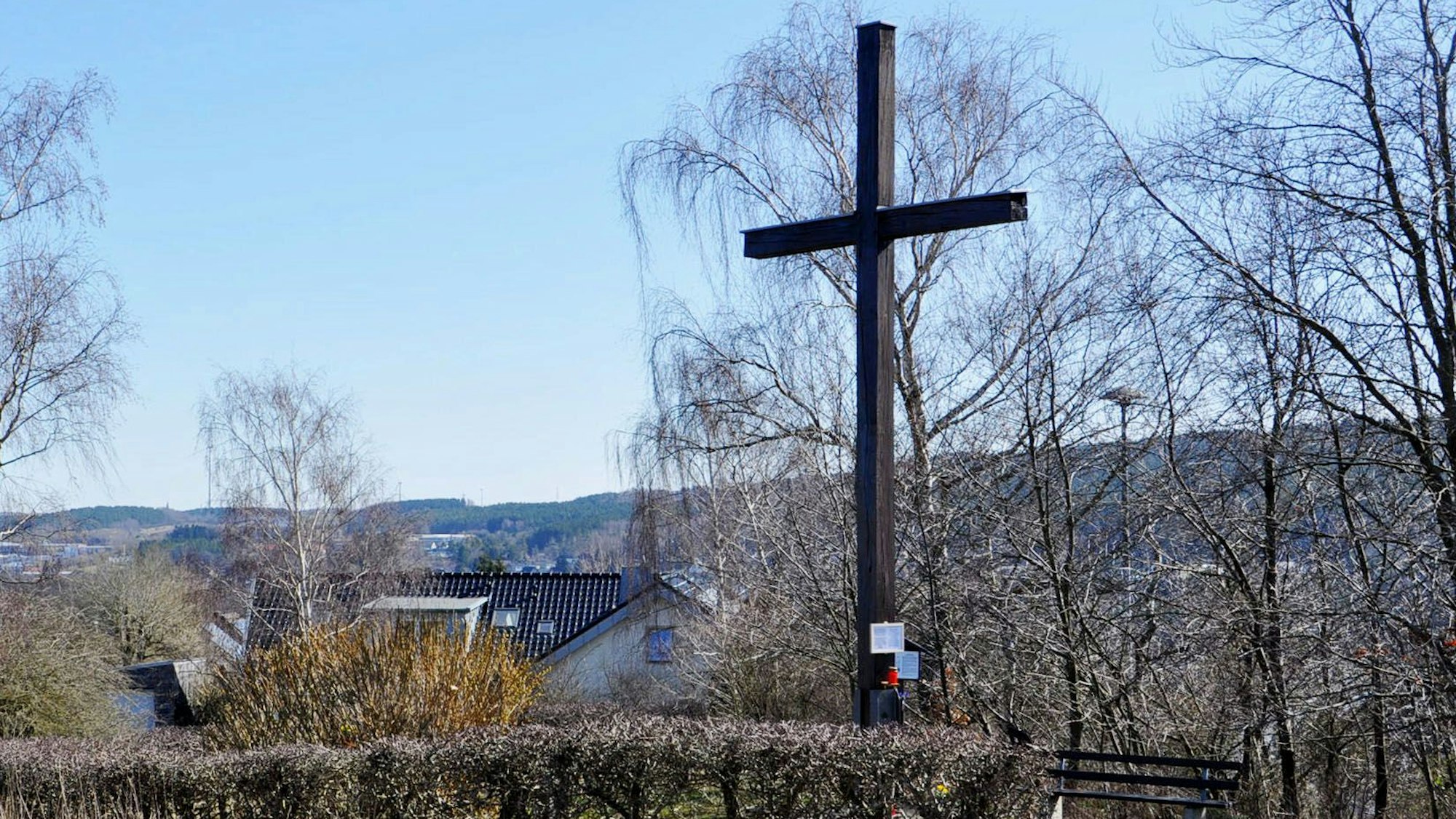 Das Archivbild zeigt das Ostlandkreuz bei winterlichem Wetter.
