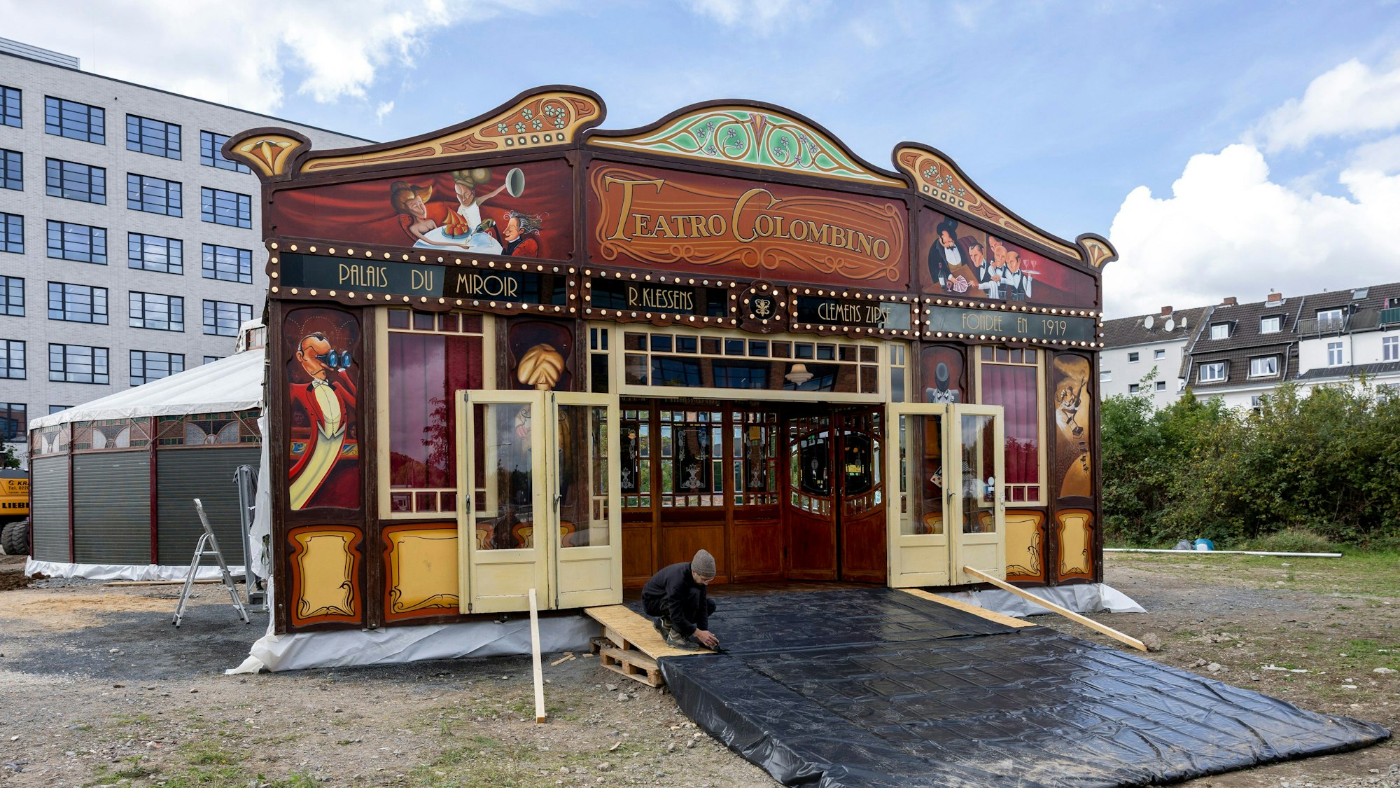 Spiegelpalast Außenansicht