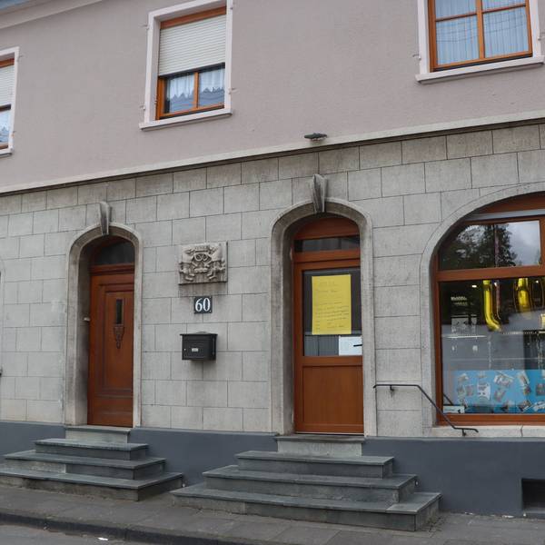 Zu sehen ist eine Bäckerei von außen.