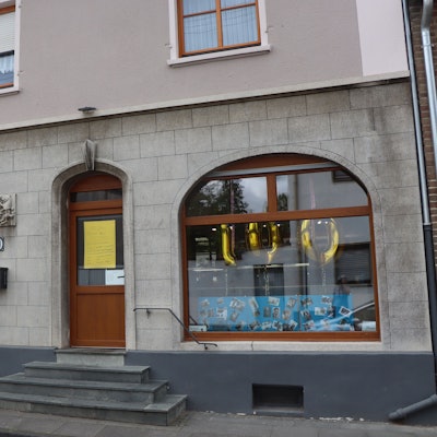 Zu sehen ist eine Bäckerei von außen.