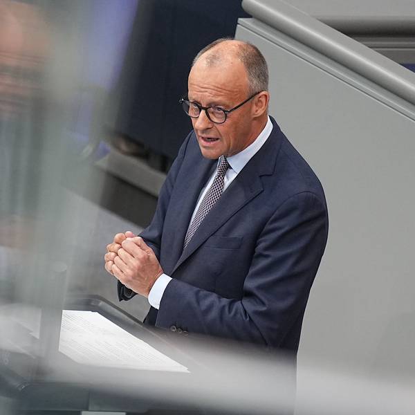 Bundeskanzler Friedrich Merz (CDU) spricht in der Generaldebatte in der Haushaltswoche im Bundestag.