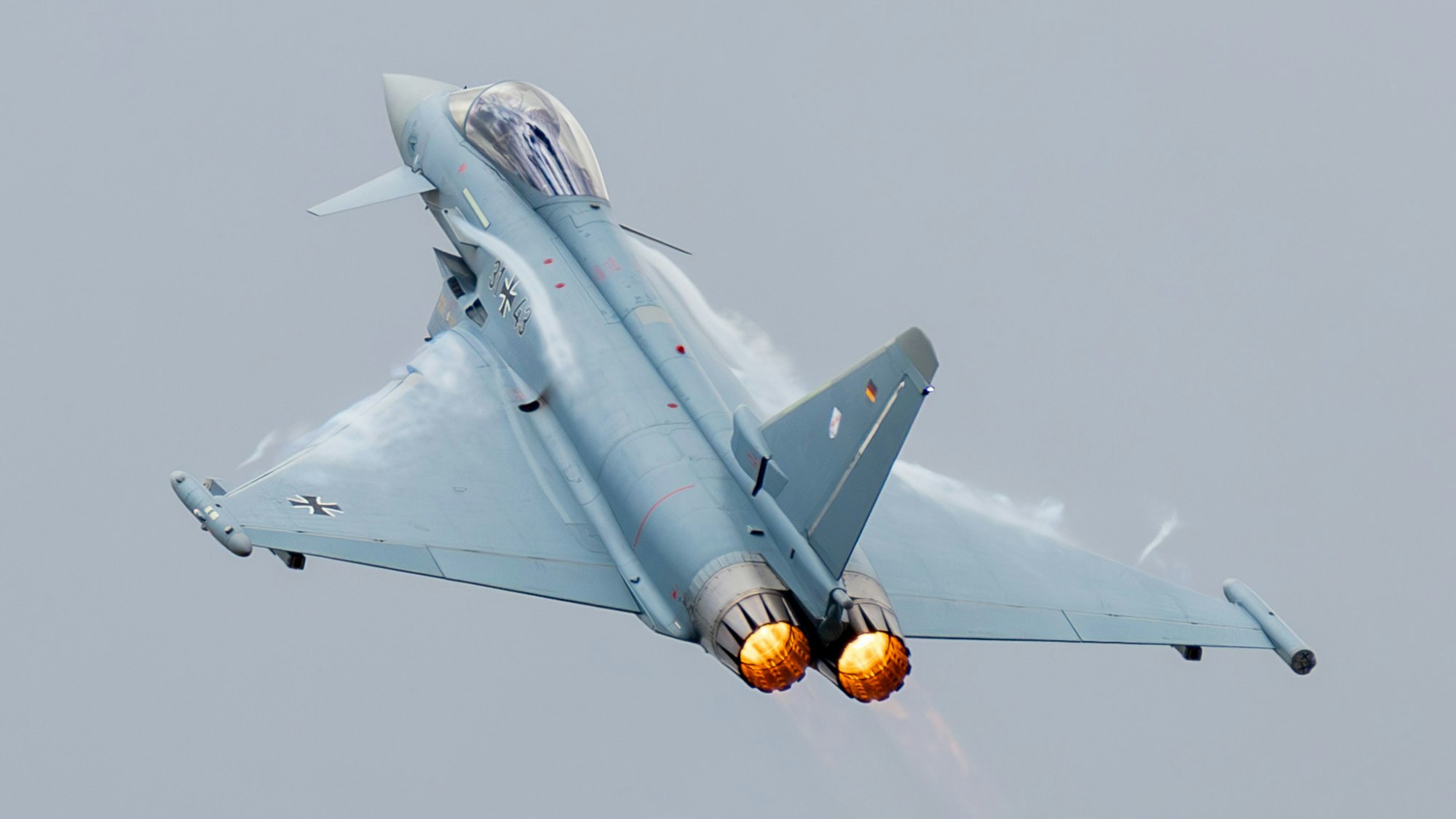 Das Foto zeigt einen Kampfjet.