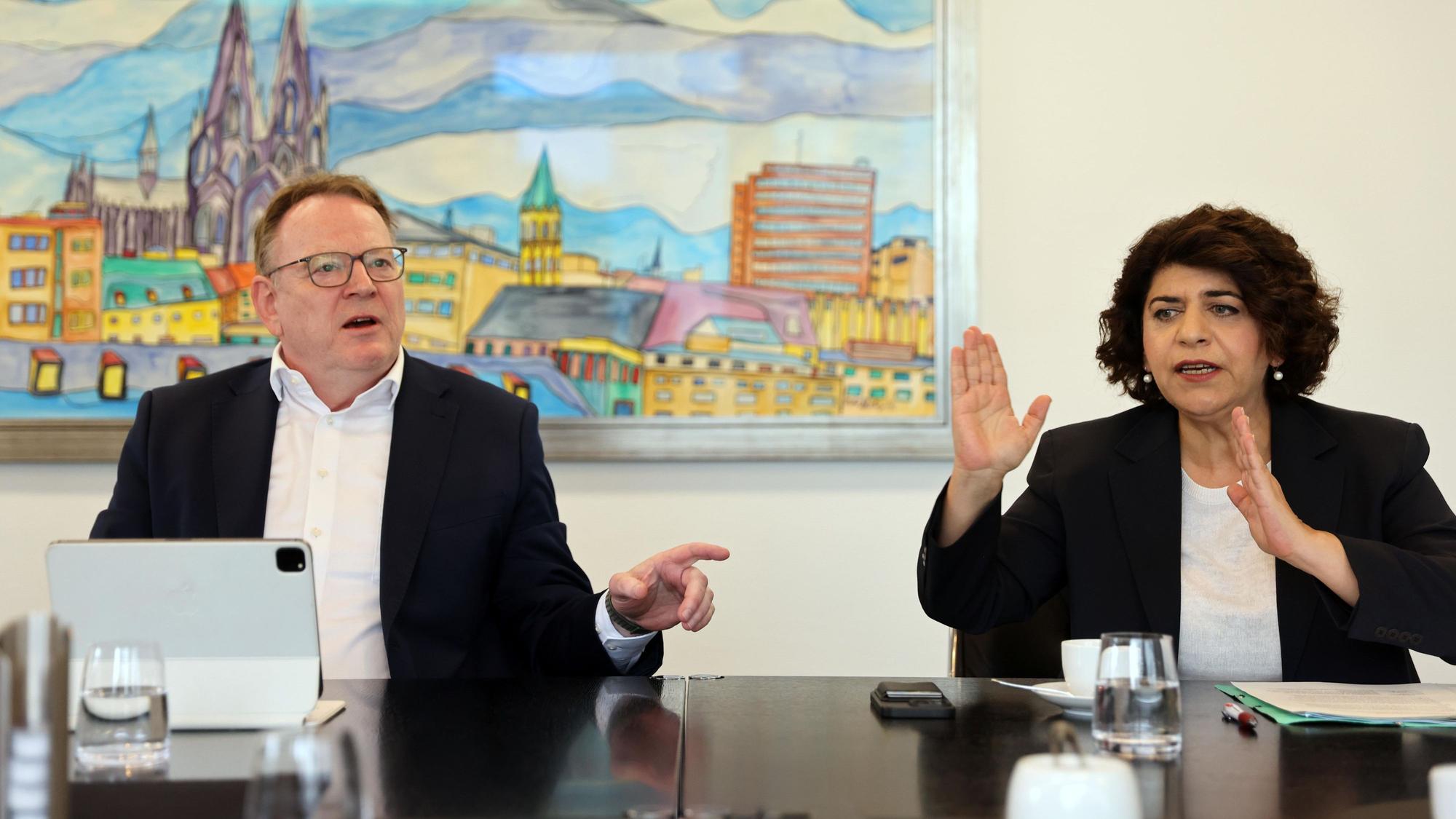 Torsten Burmester und Berivan Aymaz beim OB-Duell der Kölnischen Rundschau.