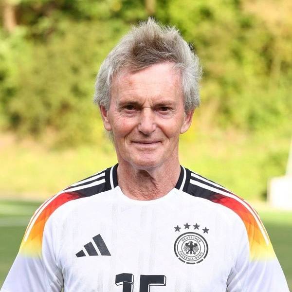 Porträtfoto Bernd Hannes