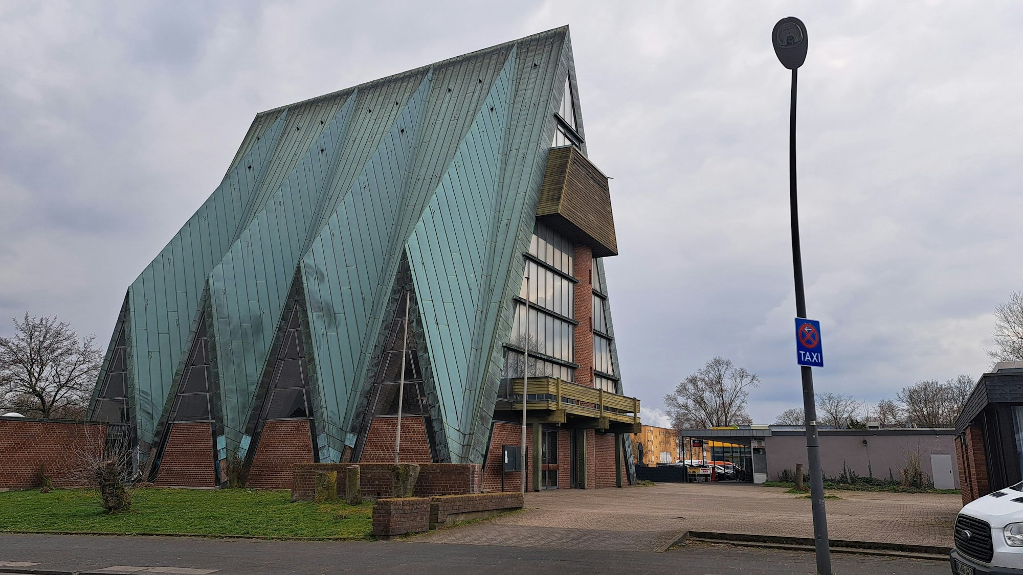 Die Kirche St. Johannes Evangelist