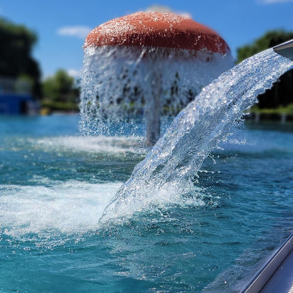 Das Foto zeigt ein Freibad.