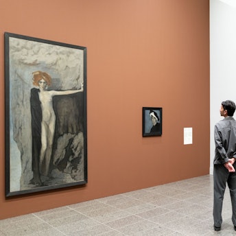 ‚Porträt der Markgräfin Casati, Selbstporträt‘ (l) und ‚Die traurige Venus‘ (r) von Romaine Brooks in der Ausstellung ´Queere Moderne. 1900 bis 1950» in der Kunstsammlung Nordrhein-Westfalen.