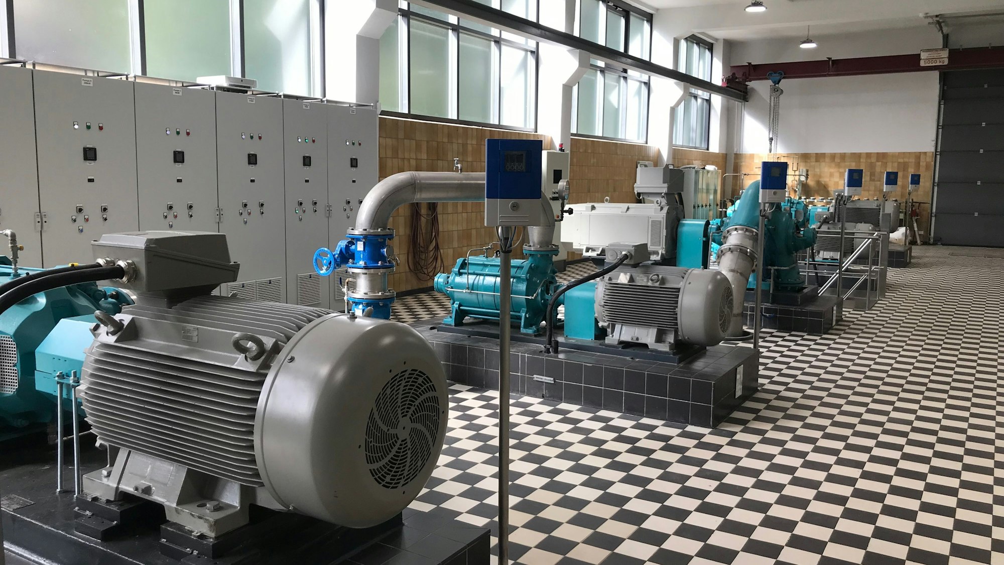 Pumpstation des Wasserwerks Uevekoven am Rande des Tagebaus: Die dortigen regelmäßigen Wasseranalysen legen dar, welchen Einfluss das in den Boden infiltrierte Tagebau-Grundwasser hat.