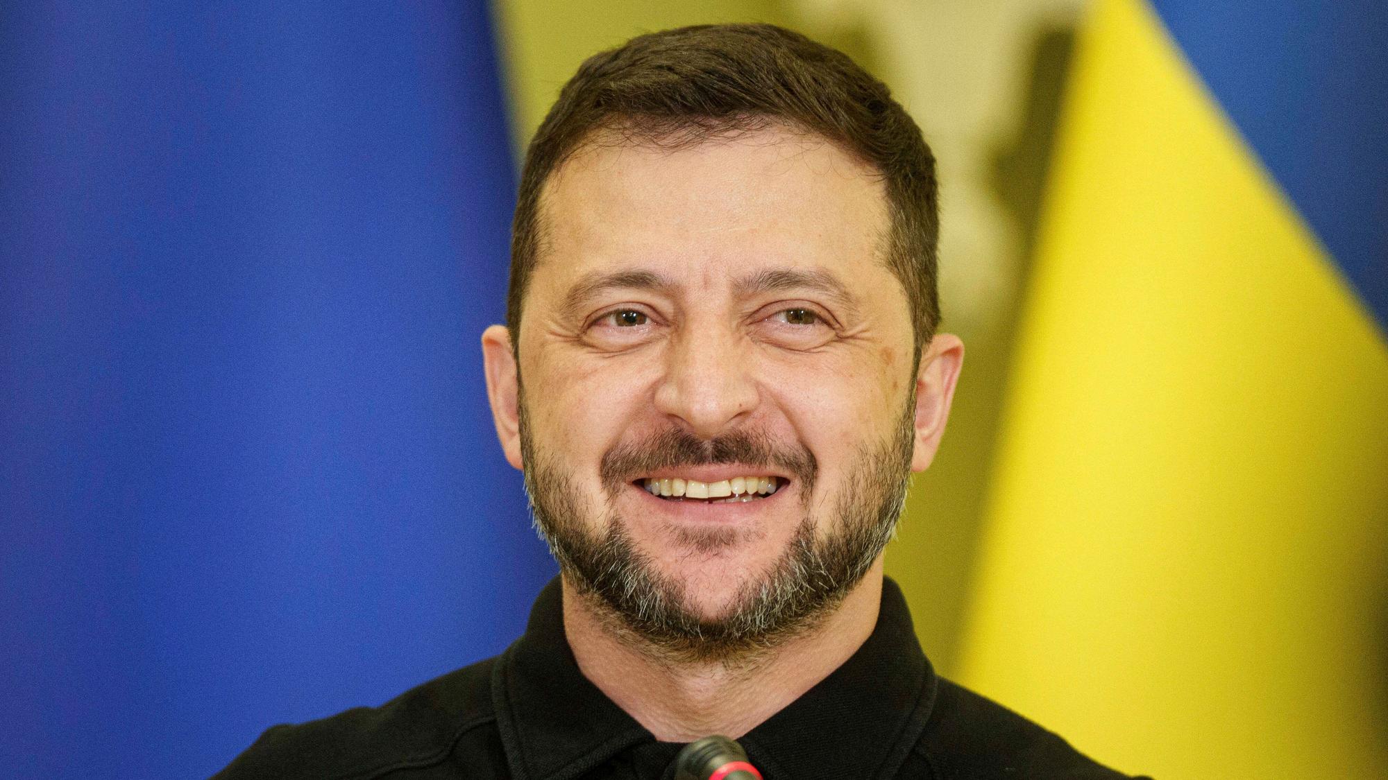 Wolodymyr Selenskyj während einer Pressekonferenz. Der ukrainische Präsident hat mit Angriffen auf den Kreml in Moskau gedroht. (Archivbild)